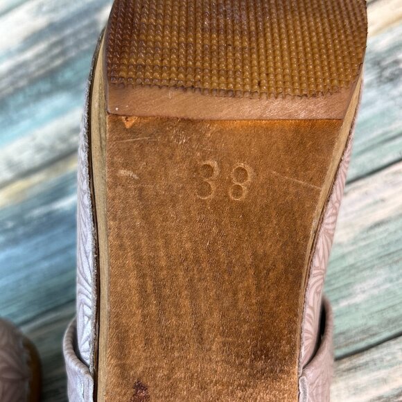 Sanita Clog Sz 6.5-7 Metallic Beige Floral Embossed Leather Mule Dress Shoes - Picture 13 of 13